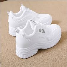 Giày sneaker nữ cá tính
