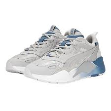 Giày sneaker